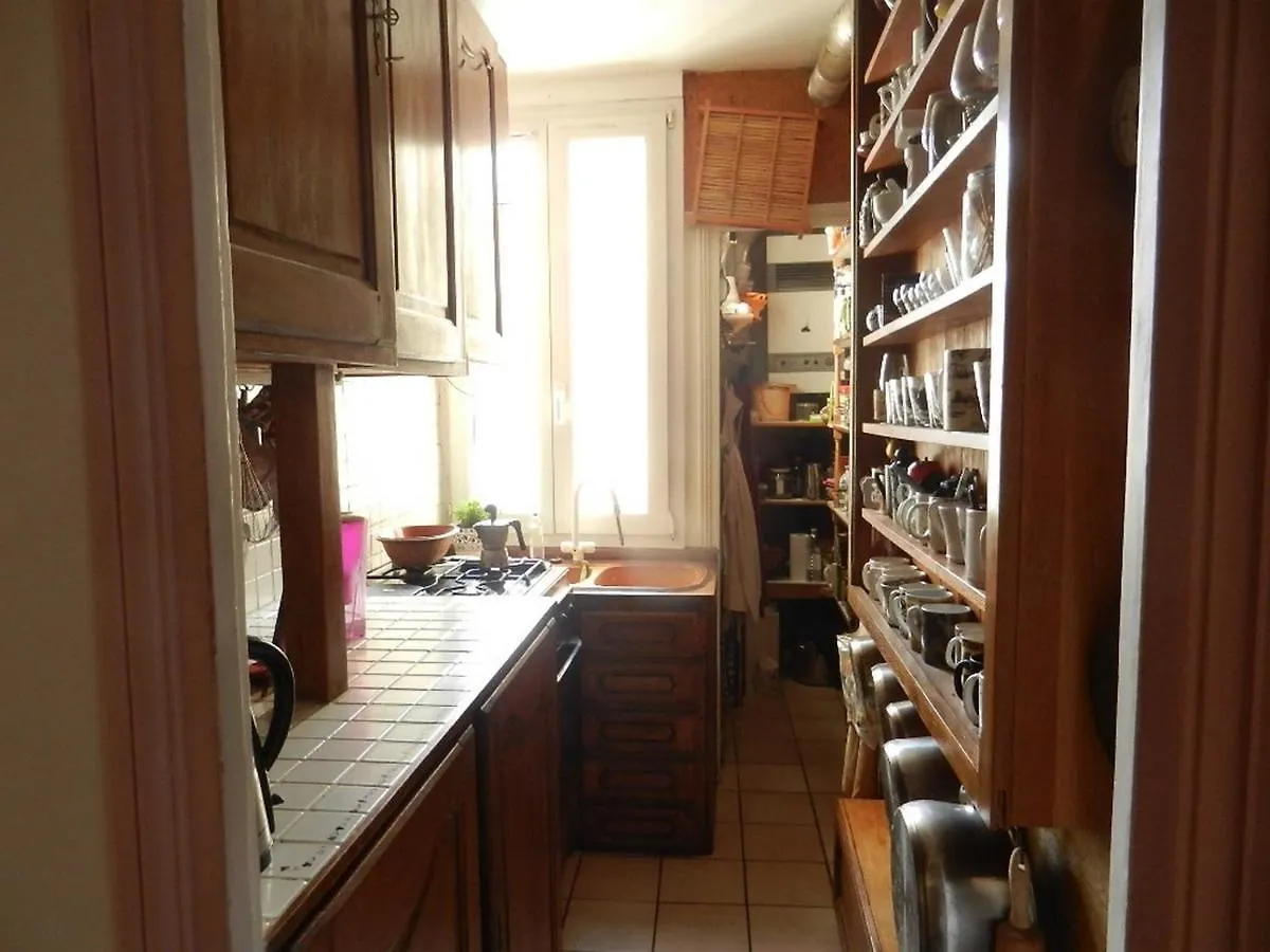 Very Large Private Room With Own Bathroom, In Montmartre Apartment Parigi 0*,  Francia